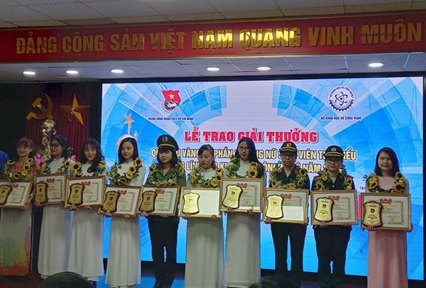 Trung ương Đoàn trao 10 giải thưởng Quả Cầu Vàng năm 2019 