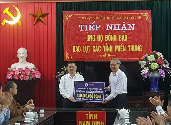 Nam Định: MTTQ tỉnh tiếp nhận ủng hộ đồng bào miền Trung 