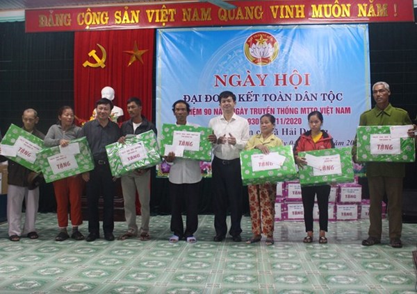 Bí thư Tỉnh ủy Quảng Trị tham dự Ngày hội Đại đoàn kết tại xã Hải Dương