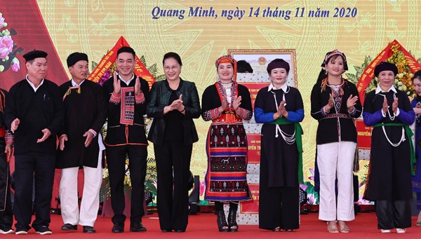 Chủ tịch Quốc hội Nguyễn Thị Kim Ngân dự Ngày hội đại đoàn kết toàn dân tại xã Quang Minh, tỉnh Yên Bái  