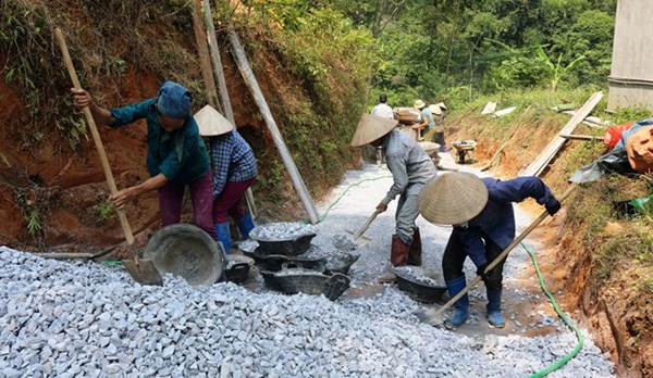 Xây dựng nông thôn mới: Mặt trận vào cuộc cùng nhân dân