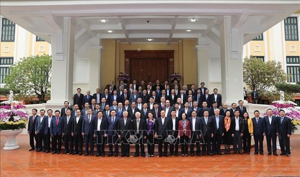 Bộ Chính trị gặp mặt thân mật các đồng chí nguyên Ủy viên BCT, BBT và TƯ Đảng khóa XII