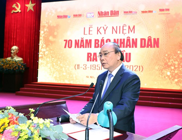 Thủ tướng Nguyễn Xuân Phúc dự kỷ niệm 70 năm Báo Nhân dân ra số đầu