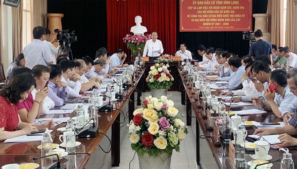 Phó Thủ tướng Thường trực Chính phủ Trương Hòa Bình giám sát công tác chuẩn bị bầu cử tại Vĩnh Long 
