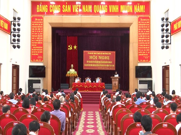 Hà Tĩnh: Hội nghị tiếp xúc đầu tiên giữa cử tri với người ứng cử đại biểu Quốc hội và HĐND