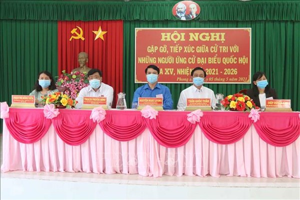 Ứng cử viên đại biểu Quốc hội tiếp xúc cử tri tại Bến Tre, Trà Vinh 