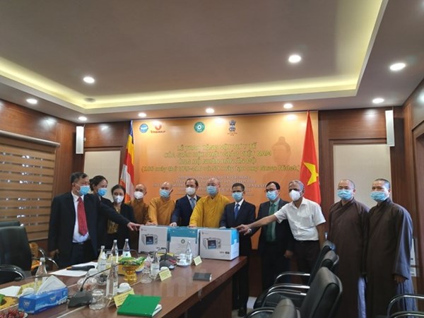 Giáo hội Phật giáo Việt Nam tặng vật tư y tế ủng hộ nhân dân Ấn Độ phòng, chống dịch COVID-19