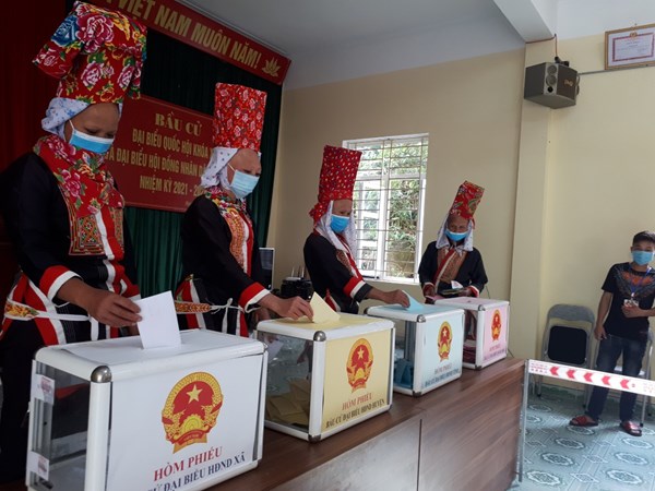 Quảng Ninh hoàn thành bầu cử với tỷ lệ 99,95% cử tri đi bỏ phiếu 