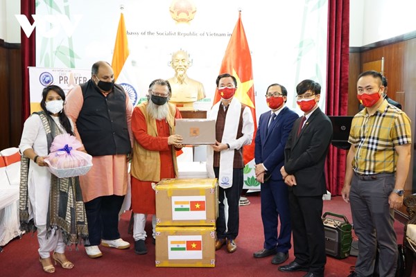 Phật tử Việt Nam hỗ trợ nhân dân Ấn Độ và Nepal chống đại dịch Covid-19