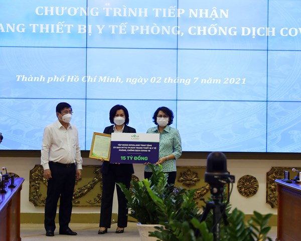 Thành phố Hồ Chí Minh: Tiếp nhận 279 tỷ đồng hỗ trợ trang thiết bị phòng, chống dịch