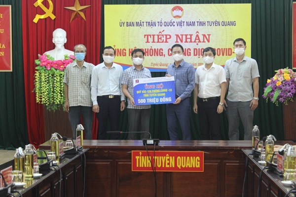 MTTQ các cấp tỉnh Tuyên Quang tích cực vận động nhân dân tham gia ủng hộ phòng chống dịch Covid - 19