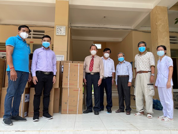 Tổng Hội thánh Tin lành Việt Nam (miền Nam) trao tặng máy Oxy cho bệnh viện điều trị bệnh nhân Covid-19