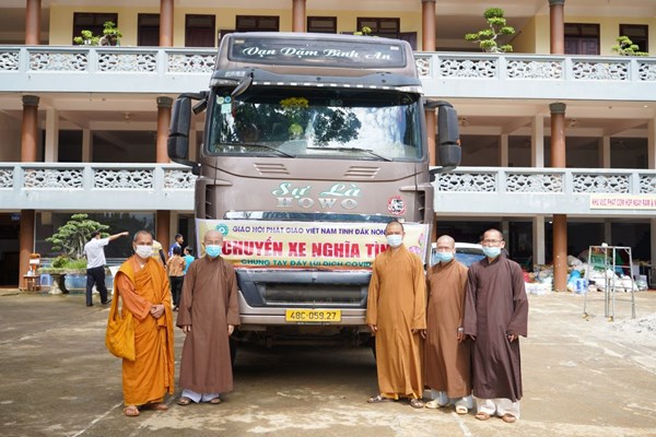 Đắk Nông: Phật giáo tỉnh gửi tặng 50 tấn nông sản về TP. Hồ Chí Minh và Đồng Nai