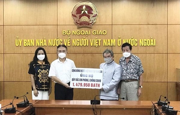 Người Việt tại Thái Lan hỗ trợ các địa phương phòng chống dịch Covid-19 ở quê nhà