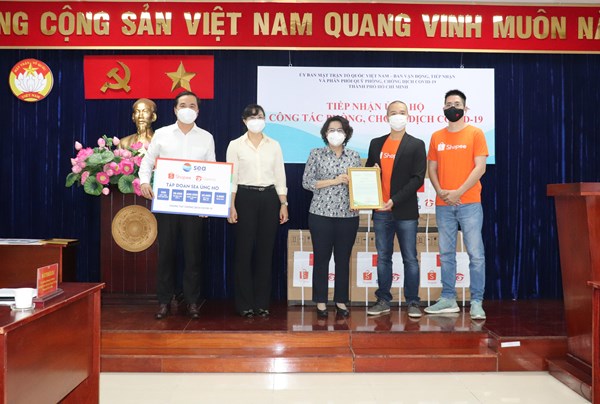 Thêm nhiều doanh nghiệp ủng hộ thiết bị y tế cùng thành phố Hồ Chí Minh đẩy lùi dịch bệnh