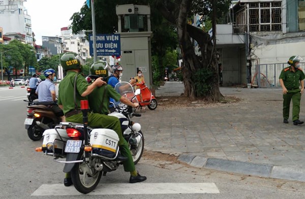 Công an thành phố Hà Nội tăng cường thêm các tổ tuần tra kiểm soát trên đường phố