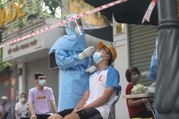 Ngày 15/8: Việt Nam công bố 9.580 ca dương tính mới; Cả tuần qua Hà Nội ghi nhận 419 ca nhiễm mới