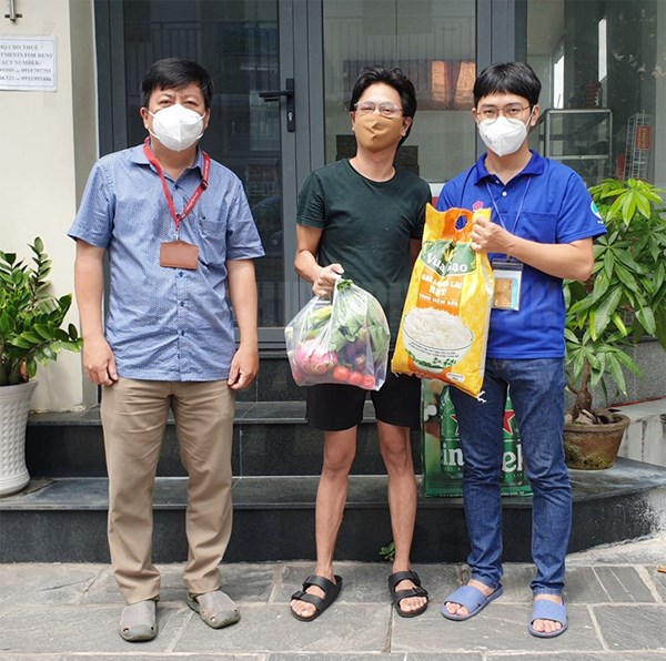 Thành phố Hồ Chí Minh: Nhiều người nước ngoài gặp khó khăn được địa phương hỗ trợ