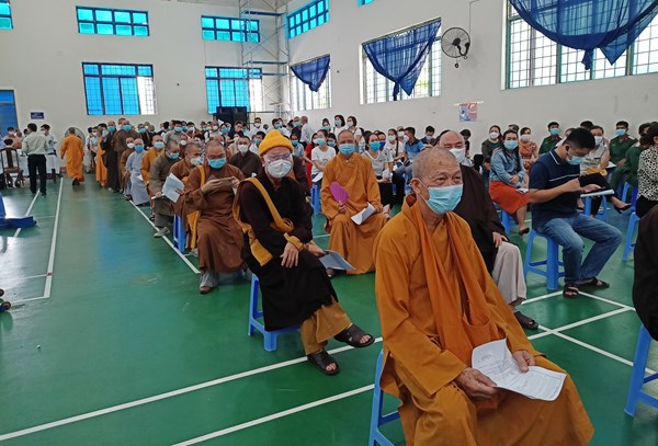 Quảng Nam: Tiêm vắc xin ngừa Covid-19 cho 93 vị chức sắc, chức việc các tôn giáo