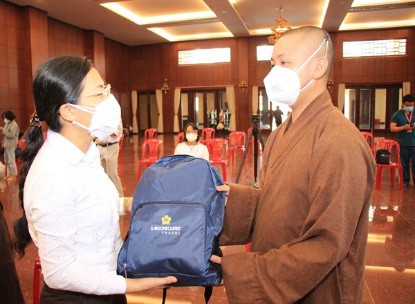 Thành phố Hồ Chí Minh: 115 tình nguyện viên tôn giáo đến hỗ trợ các bệnh viện dã chiến, bệnh viện điều trị Covid-19