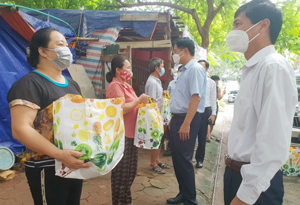 Hà Nội: Quận Hà Đông với phong trào 'Vì công nhân mắc kẹt' do giãn cách xã hội 
