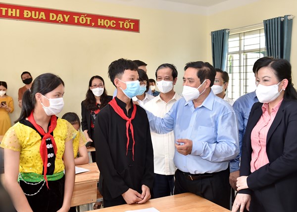 Tạo mọi điều kiện cho con em đồng bào các dân tộc có cuộc sống, môi trường học tập và rèn luyện tốt hơn