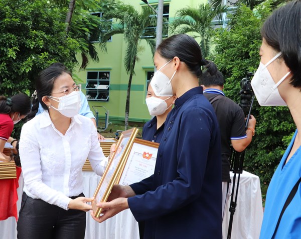 Tinh thần trách nhiệm, sẻ chia của các tình nguyện viên tôn giáo trong điều trị bệnh nhân Covid-19 tại thành phố Hồ Chí Minh
