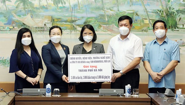 Hà Nội, Bình Dương tiếp nhận vật tư, thiết bị y tế từ Văn phòng Quốc hội