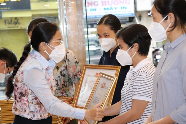 Thành phố Hồ Chí Minh biểu dương 33 tình nguyện viên tôn giáo chống dịch