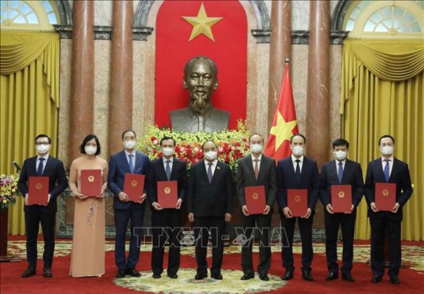 Chủ tịch nước Nguyễn Xuân Phúc giao nhiệm vụ cho các tân đại sứ