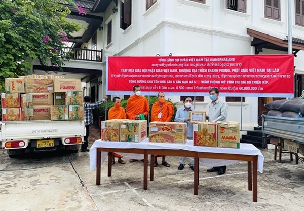 Giáo hội Phật giáo Việt Nam hỗ trợ Lào vượt qua khó khăn của dịch