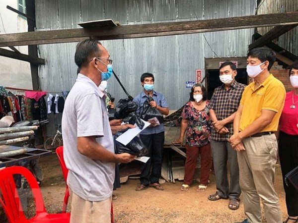 Tăng cường công tác bảo hộ công dân, hỗ trợ người gốc Việt ở Campuchia