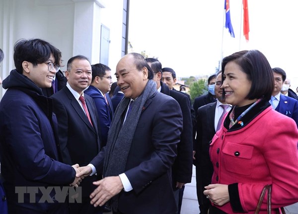 Chủ tịch nước gặp gỡ cán bộ, nhân viên Phái đoàn đại diện thường trực Việt Nam tại Geneva  