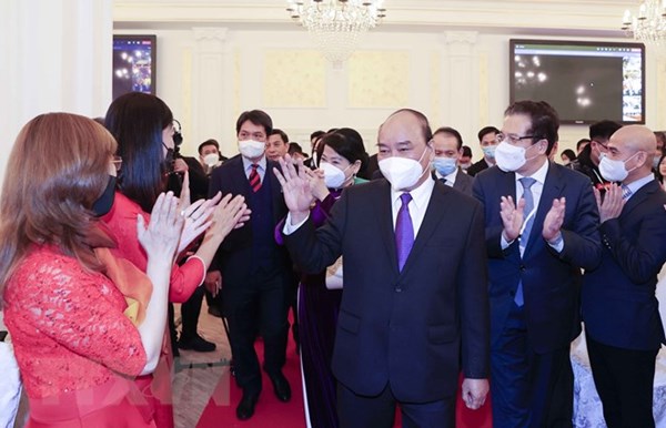 Chủ tịch nước Nguyễn Xuân Phúc gặp mặt đại diện kiều bào Việt Nam tại Nga