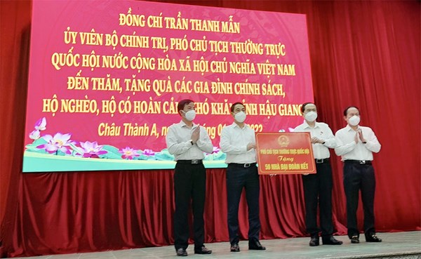 Phó Chủ tịch Thường trực Quốc hội Trần Thanh Mẫn thăm và chúc tết tại Hậu Giang 