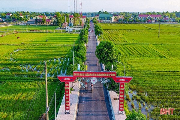 Người dân xã nông thôn mới kiểu mẫu ở Hà Tĩnh thu nhập 54 triệu đồng/năm