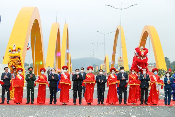 Thủ tướng Phạm Minh Chính: 8 ý nghĩa lớn từ những “dự án của lòng dân” tại Quảng Ninh