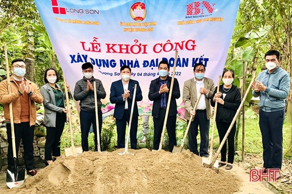 Hà Tĩnh: Khởi công xây dựng 4 nhà đại đoàn kết cho hộ nghèo ở Hương Sơn