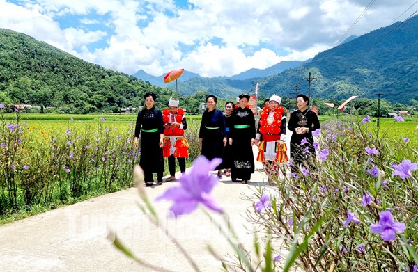 Nông thôn mới ở Thổ Bình: Cán bộ cùng dân lo