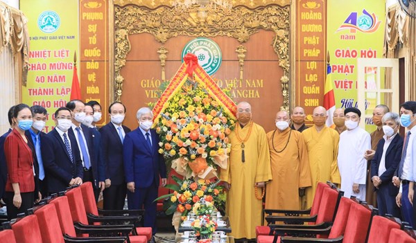 Chủ tịch Đỗ Văn Chiến gửi thư chúc mừng đồng bào Phật giáo cả nước nhân dịp Đại lễ Phật đản năm 2022