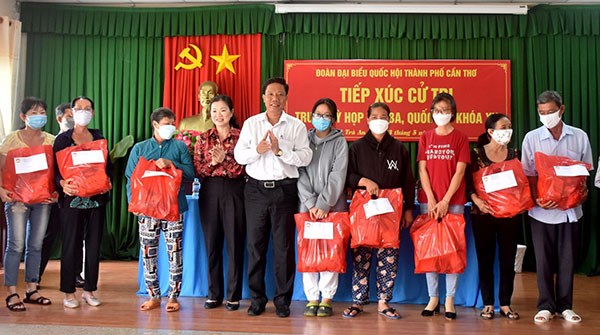 Phó Chủ tịch Trương Thị Ngọc Ánh tiếp xúc cử tri quận Bình Thủy, thành phố Cần Thơ