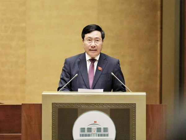 Phó Thủ tướng Thường trực Phạm Bình Minh báo cáo giải trình nhiều vấn đề cử tri quan tâm