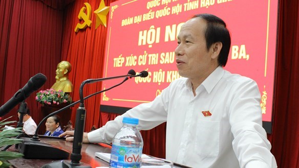 Phó Chủ tịch - Tổng Thư ký Lê Tiến Châu tiếp xúc cử tri tại Hậu Giang 