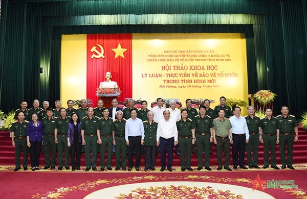 Chủ tịch nước Nguyễn Xuân Phúc chủ trì Hội thảo khoa học “Lý luận - Thực tiễn về bảo vệ Tổ quốc trong tình hình mới”