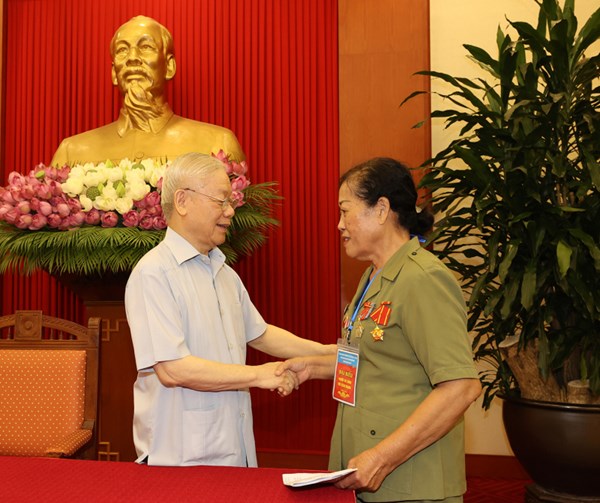 Tổng Bí thư Nguyễn Phú Trọng gặp mặt các đại biểu người có công tiêu biểu toàn quốc nhân kỷ niệm 75 năm Ngày Thương binh - Liệt sĩ
