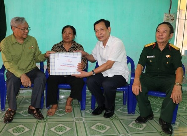 Hải Phòng: Thăm, tặng quà gia đình nạn nhân chất độc da cam/dioxin tại quận Kiến An