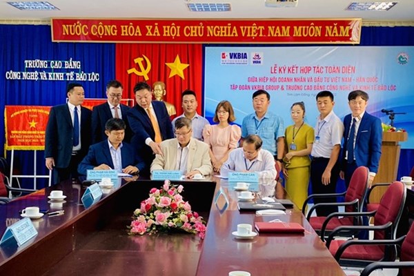Đẩy mạnh hợp tác trong lĩnh vực giáo dục đào tạo và phát triển nguồn nhân lực chất lượng cao Việt- Hàn