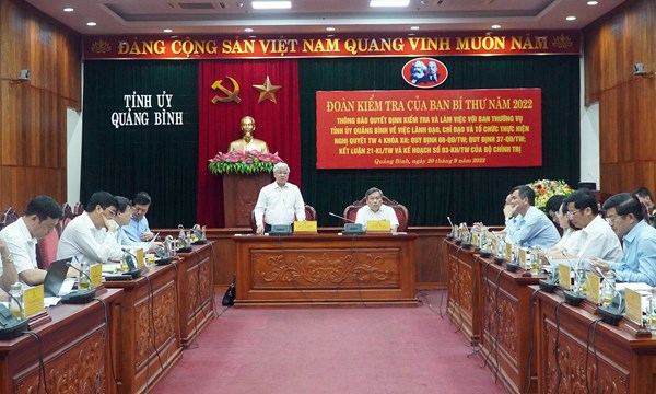 Đoàn kiểm tra 545 của Ban Bí thư do Chủ tịch Đỗ Văn Chiến làm trưởng đoàn làm việc với Ban Thường vụ Tỉnh ủy Quảng Bình