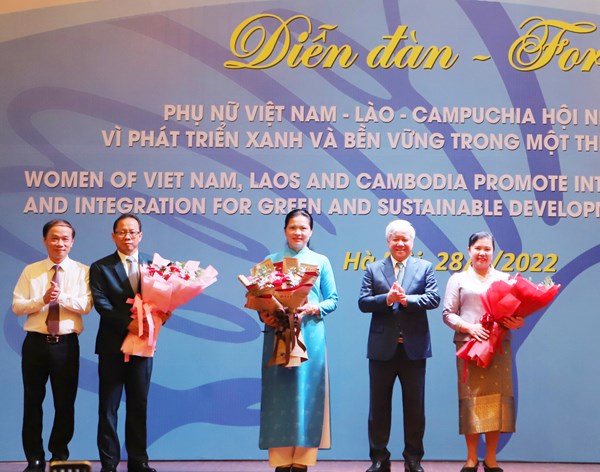 Phụ nữ Việt Nam - Lào - Campuchia hội nhập, hợp tác vì phát triển xanh và bền vững trong một thế giới có COVID-19