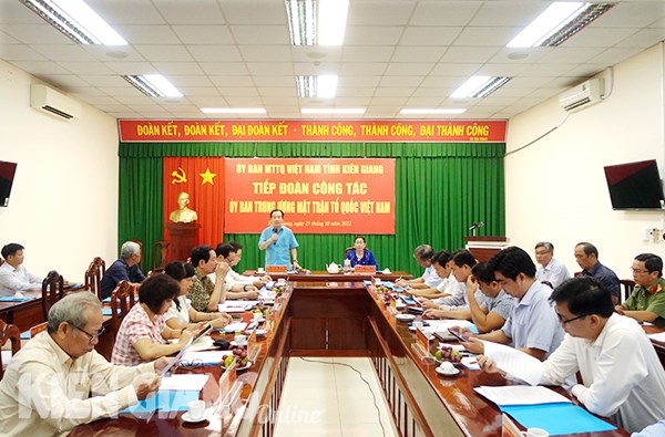 Phó Chủ tịch Ngô Sách Thực kiểm tra công tác tôn giáo tại tỉnh Kiên Giang